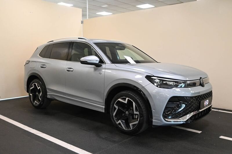 Volkswagen Tiguan 2.0 TDI 150 CV EVO SCR DSG R-Line - Concessionario auto nuove usate autonoleggio Arezzo