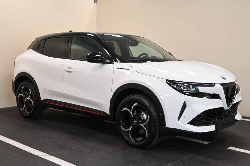 ALFA ROMEO Junior Junior 1.2 136 CV Hybrid eDCT6 Speciale - Concessionario auto nuove usate autonoleggio Arezzo