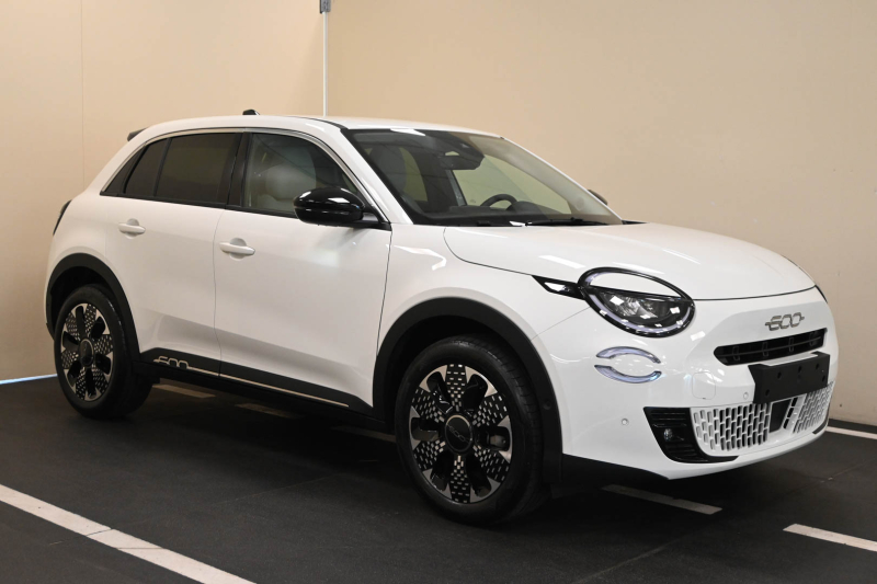 FIAT 600 Hybrid MHEV La Prima - Concessionario auto nuove usate autonoleggio Arezzo