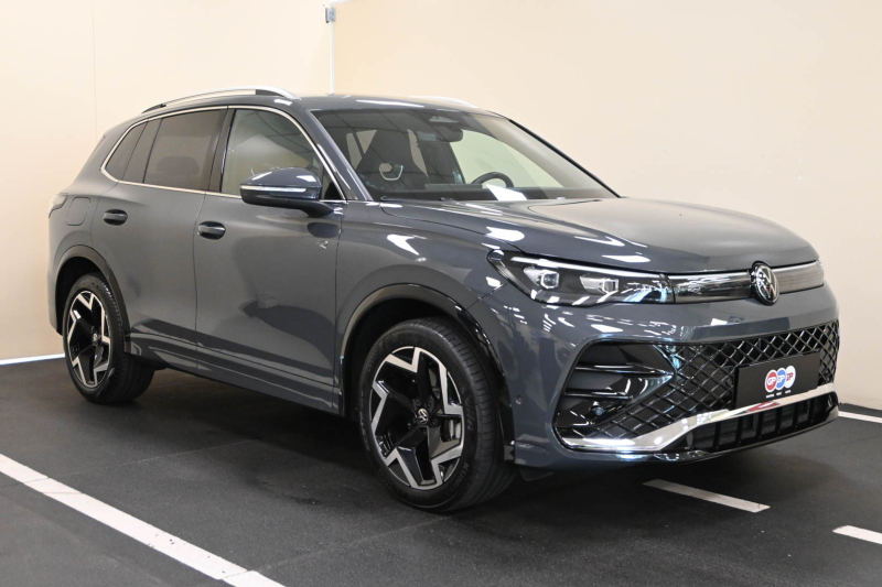 Volkswagen Tiguan 2.0 TDI 150 CV EVO SCR DSG R-Line - Concessionario auto nuove usate autonoleggio Arezzo