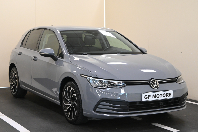 VOLKSWAGEN Golf 8ª serie Golf 1.0 eTSI EVO DSG Life - Concessionario auto nuove usate autonoleggio Arezzo