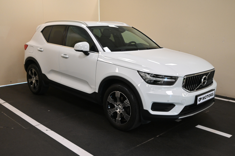 VOLVO XC40 (2017-->) XC40 T2 Momentum - Concessionario auto nuove usate autonoleggio Arezzo