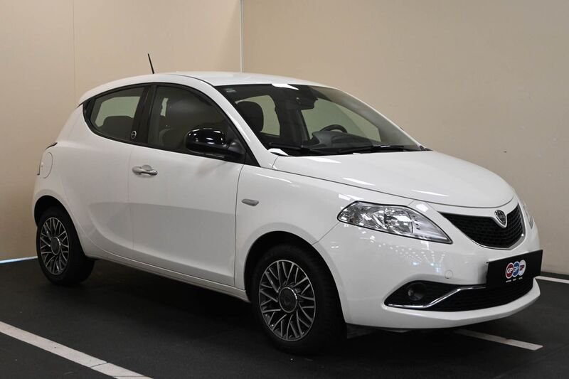 Lancia Ypsilon 1.2 69 CV 5 porte GPL Ecochic Gold - Concessionario auto nuove usate autonoleggio Arezzo