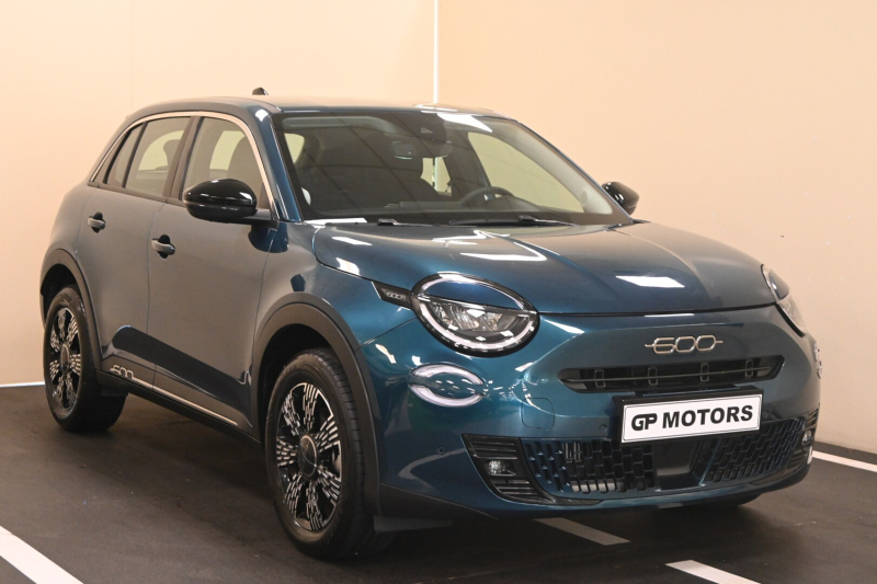 FIAT 600 (2023-->) 600 Hybrid 145 CV DCT MHEV Icon - Concessionario auto nuove usate autonoleggio Arezzo