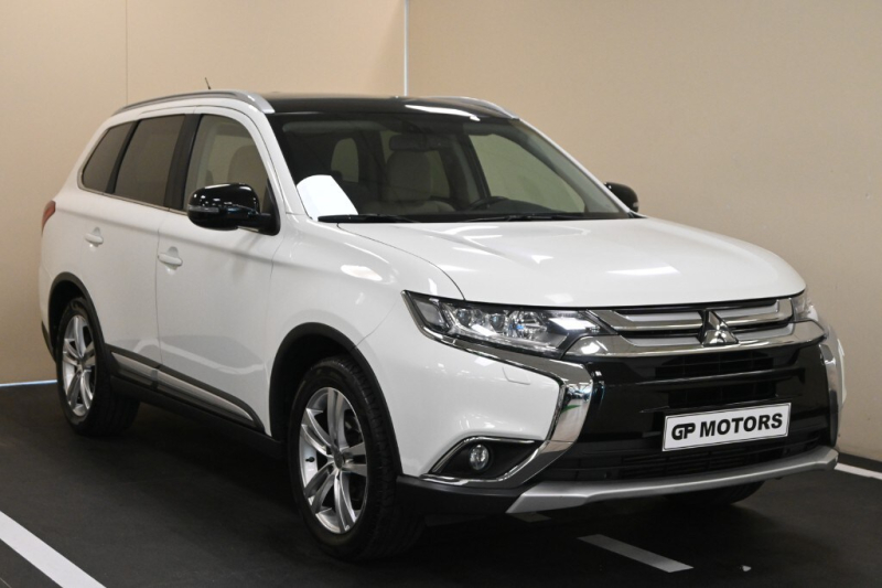 MITSUBISHI Outlander 3ª serie Outlander 2.2 DI-D 4WD Instyle 7p. - Concessionario auto nuove usate autonoleggio Arezzo
