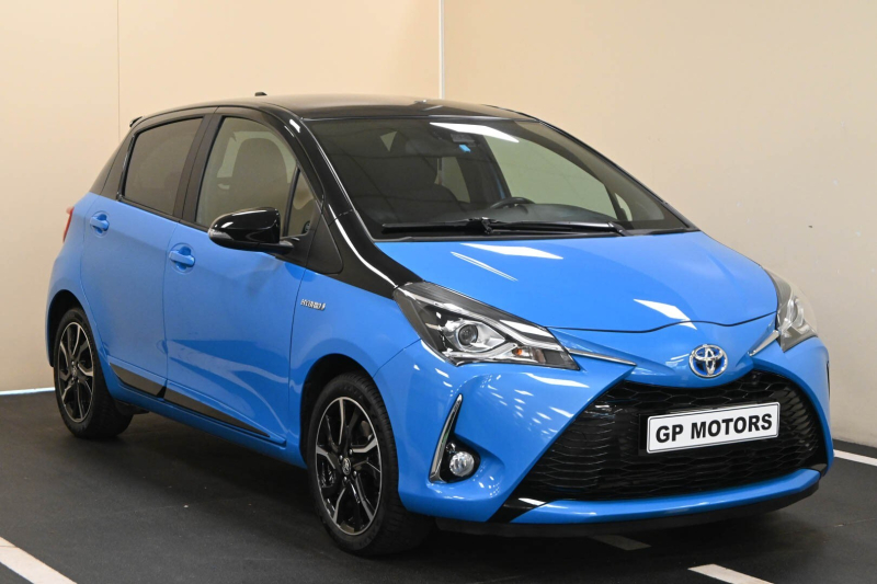 TOYOTA Yaris 3ª serie Yaris 1.5 Hybrid 5 porte Y20 Bitone - Concessionario auto nuove usate autonoleggio Arezzo