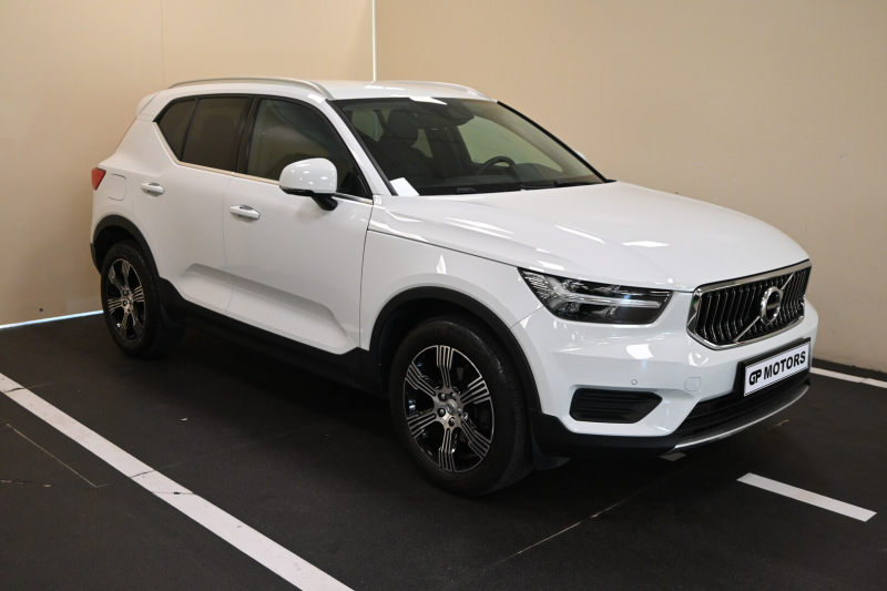 VOLVO XC40 (2017-->) XC40 T2 Momentum - Concessionario auto nuove usate autonoleggio Arezzo